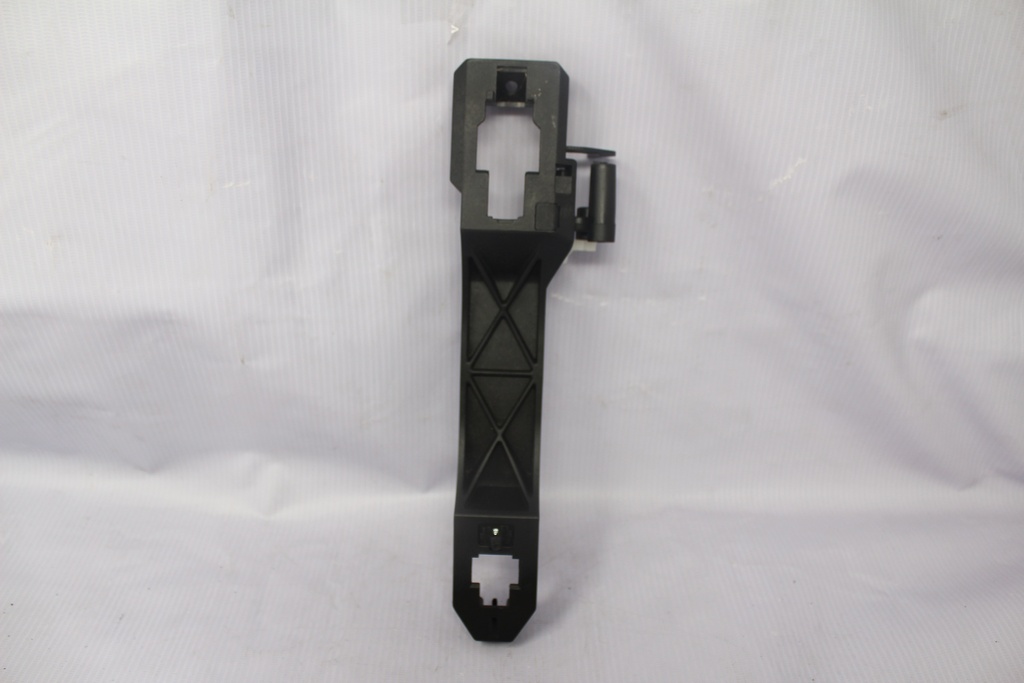 Jalador externo de puerta delantera Lh