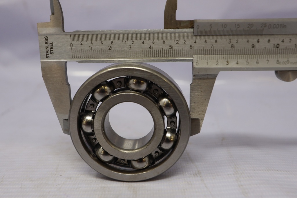 Rodamiento trasero  6305 62*25*17
